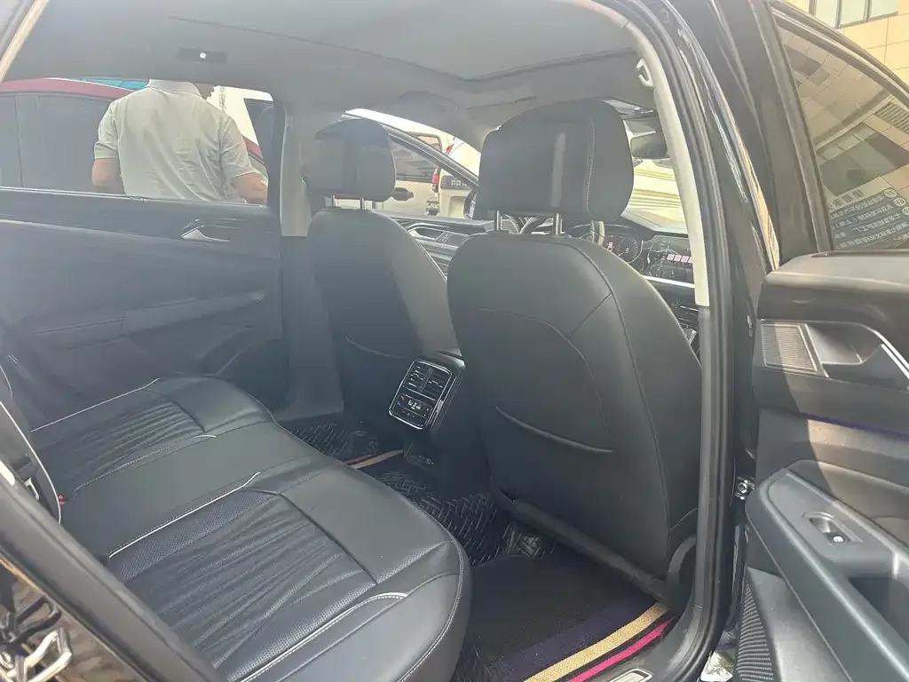 Volkswagen Passat — фото 7
