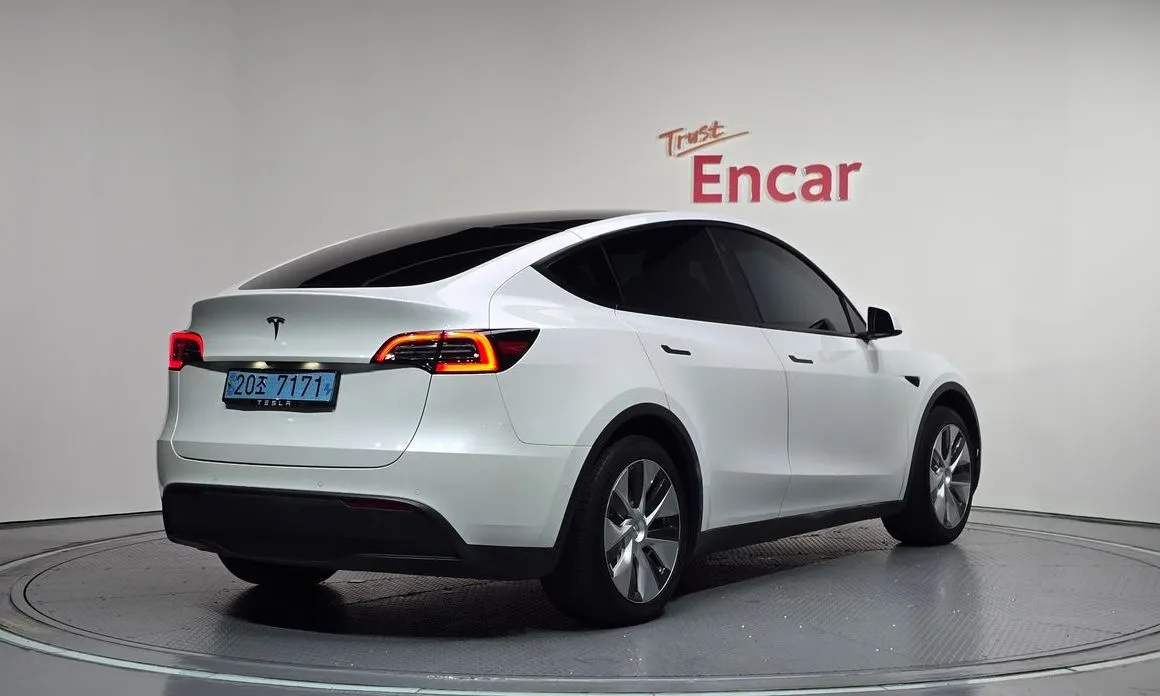 Tesla Model Y — фото 5