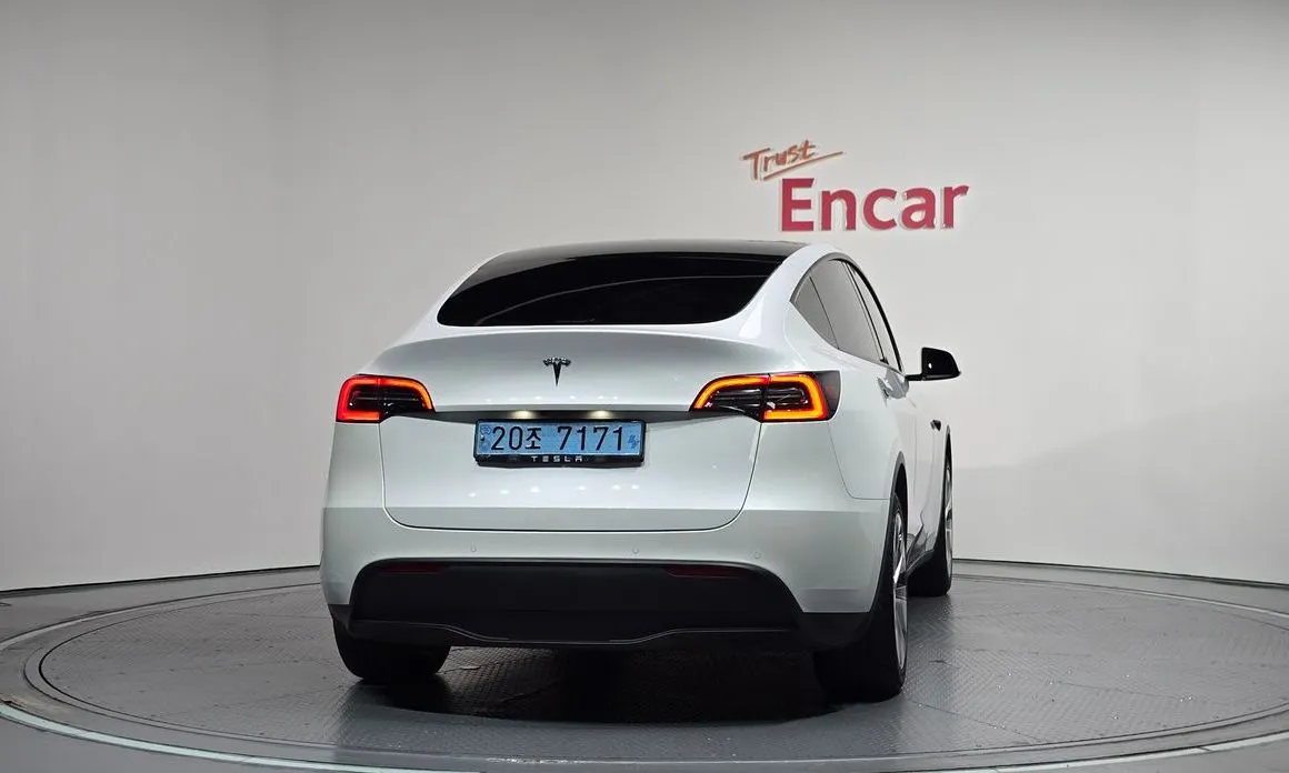 Tesla Model Y — фото 4