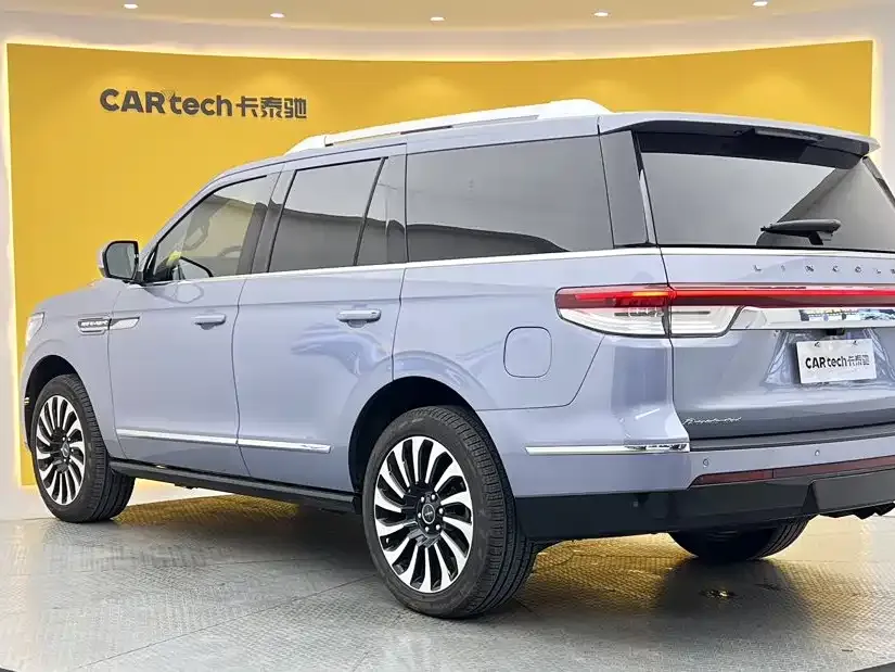 Lincoln Navigator — фото 9
