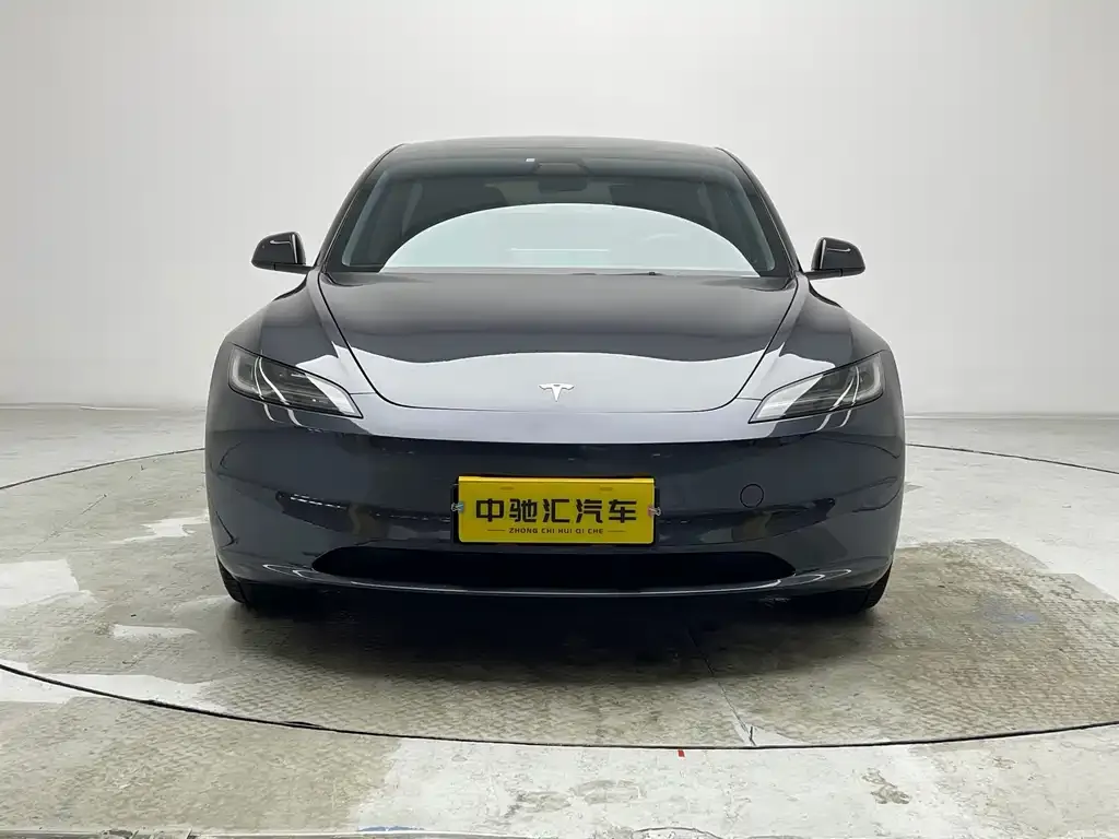 Tesla Model 3 — фото 10