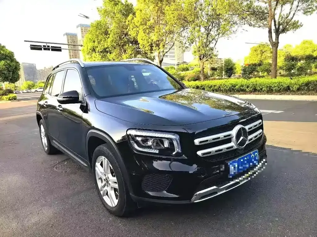 Mercedes-Benz GLB — фото 1