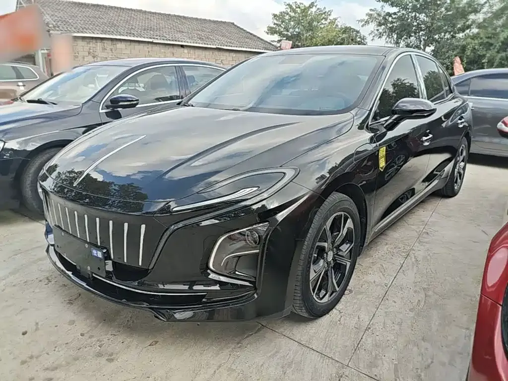 Hongqi E-QM5 — фото 1