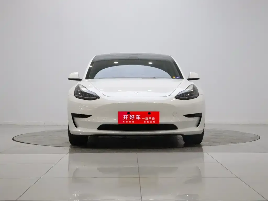 Tesla Model 3 — фото 5