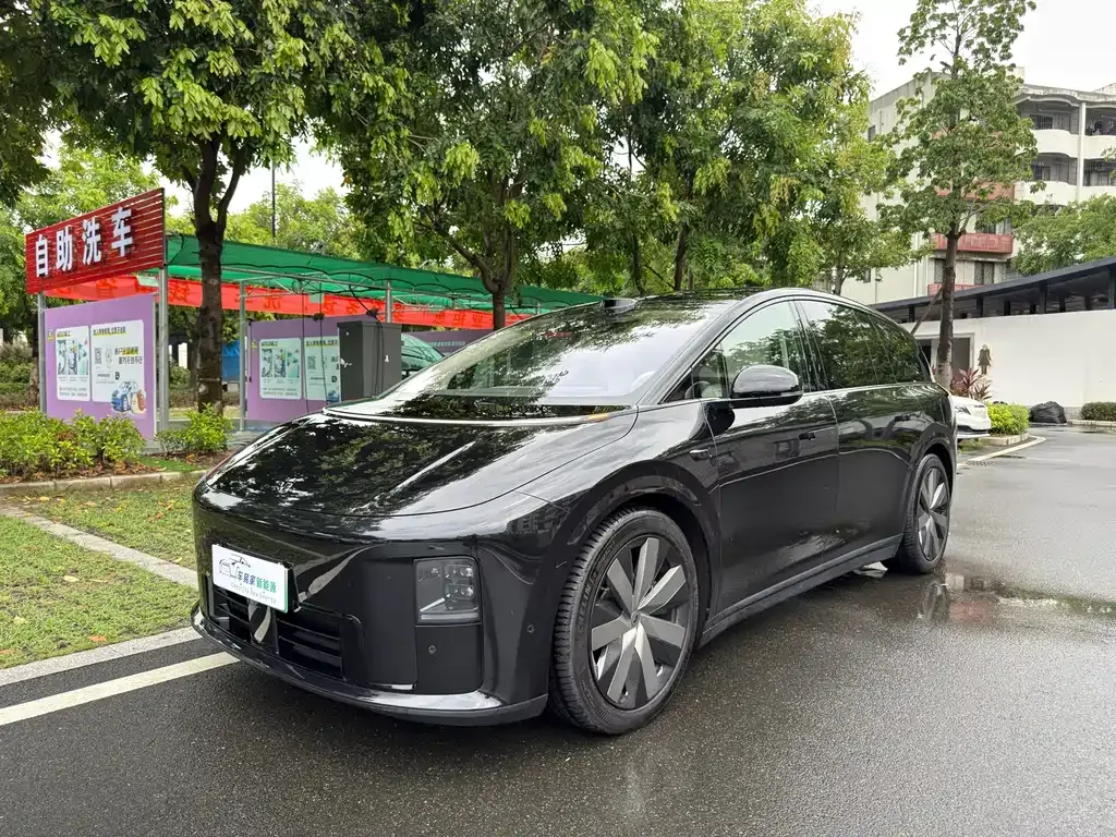 Li Auto Li i8 — фото 1