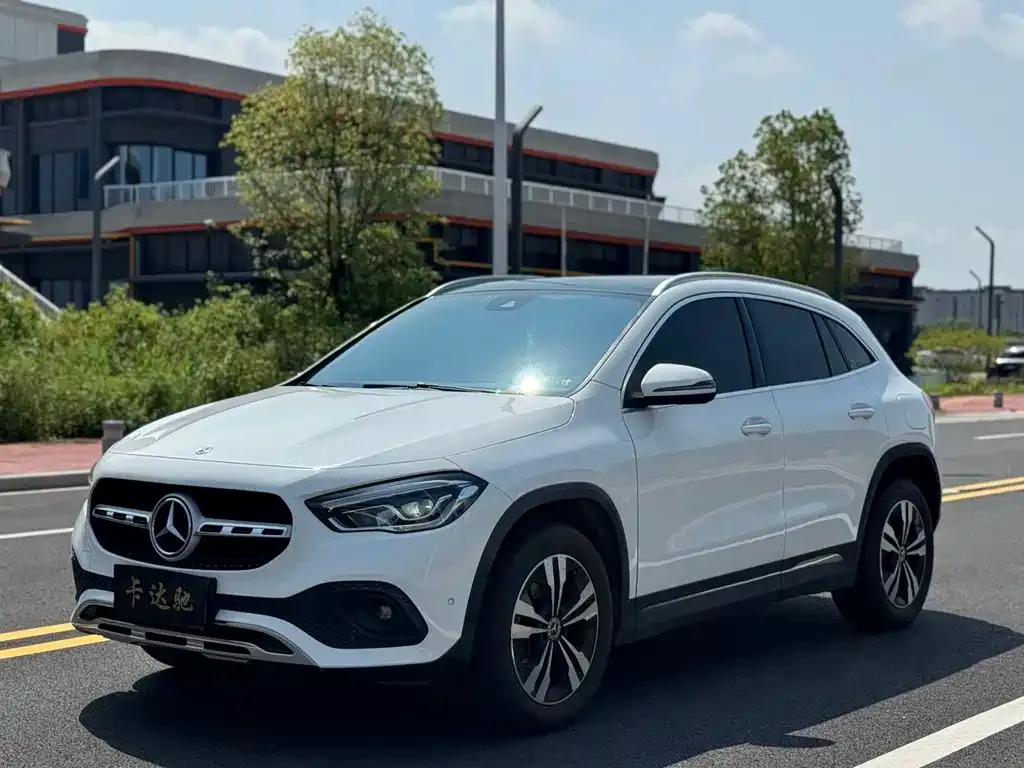 Mercedes-Benz GLA — фото 1