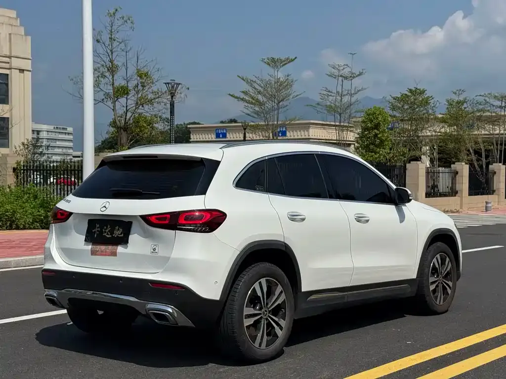 Mercedes-Benz GLA — фото 7