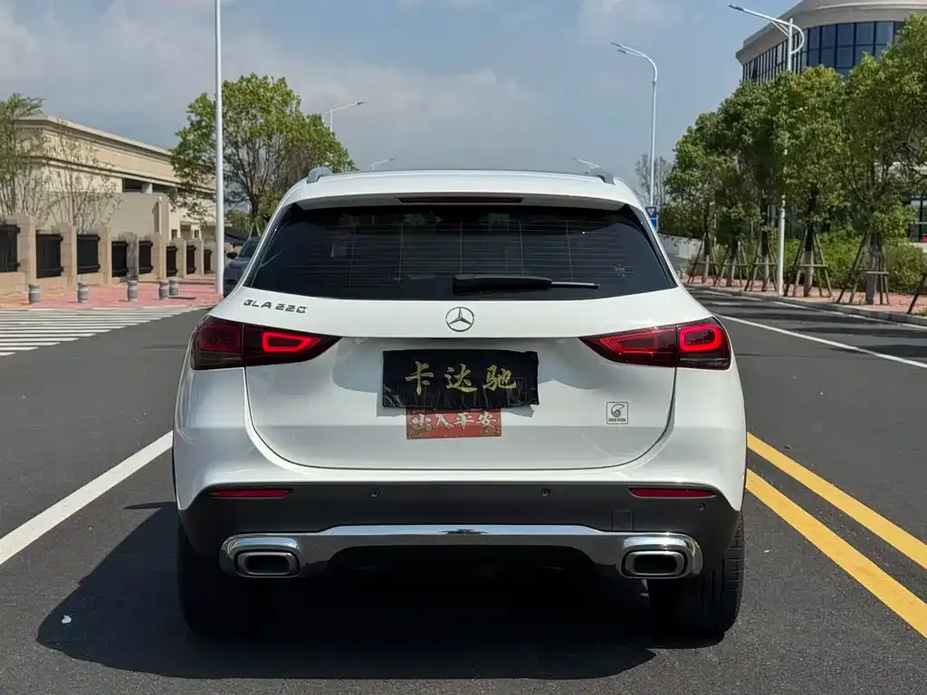 Mercedes-Benz GLA — фото 9