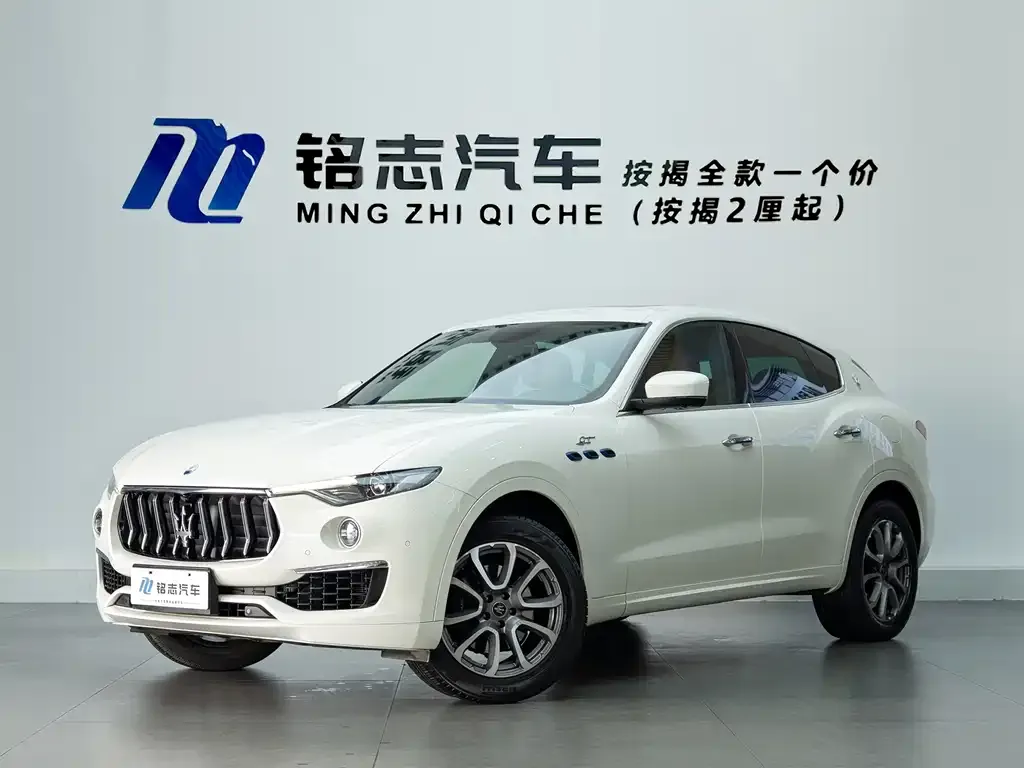 Maserati Levante — фото 1