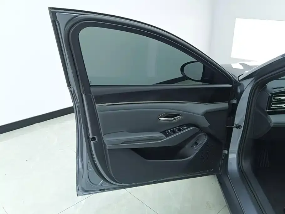 BYD Qin L — фото 6