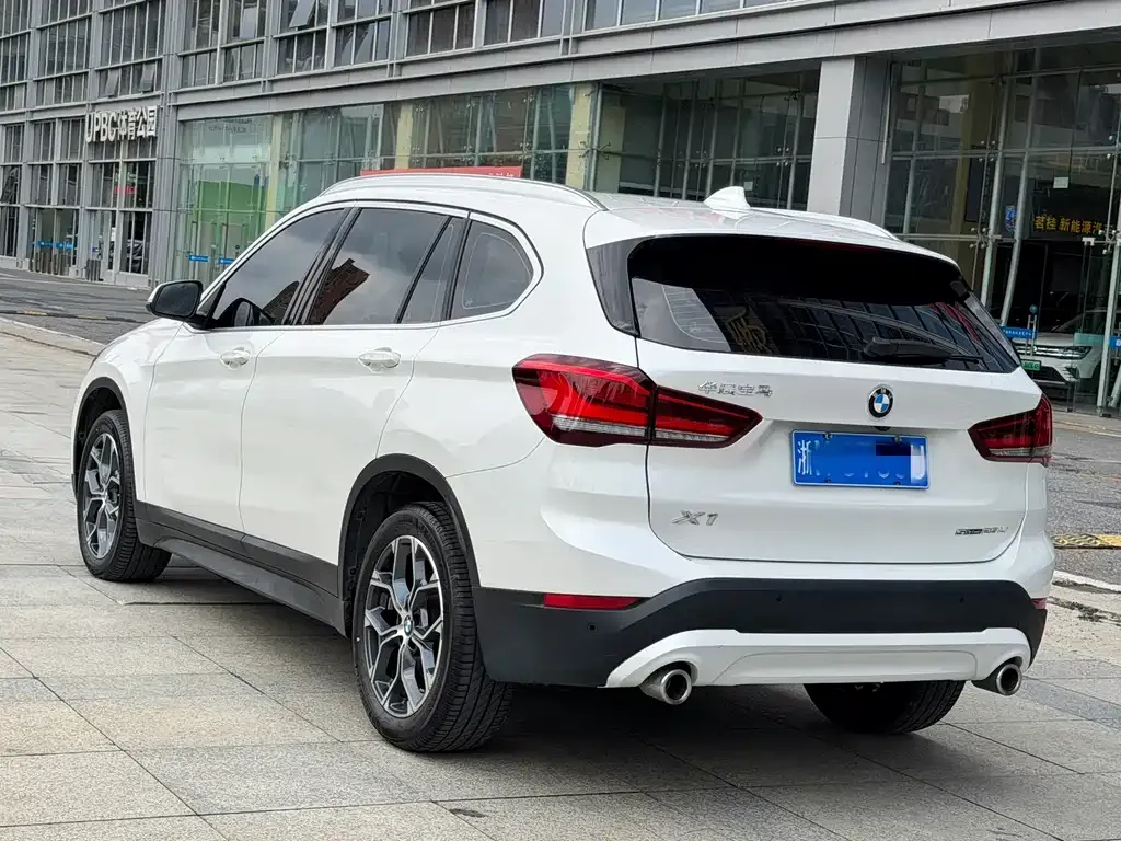 BMW X1 — фото 5