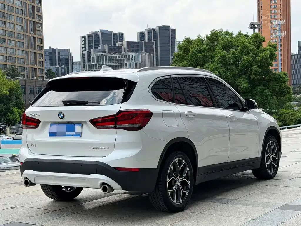 BMW X1 — фото 8