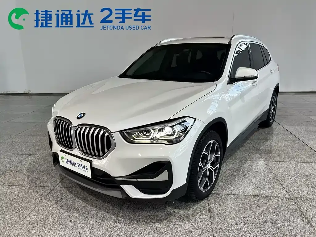 BMW X1 — фото 1
