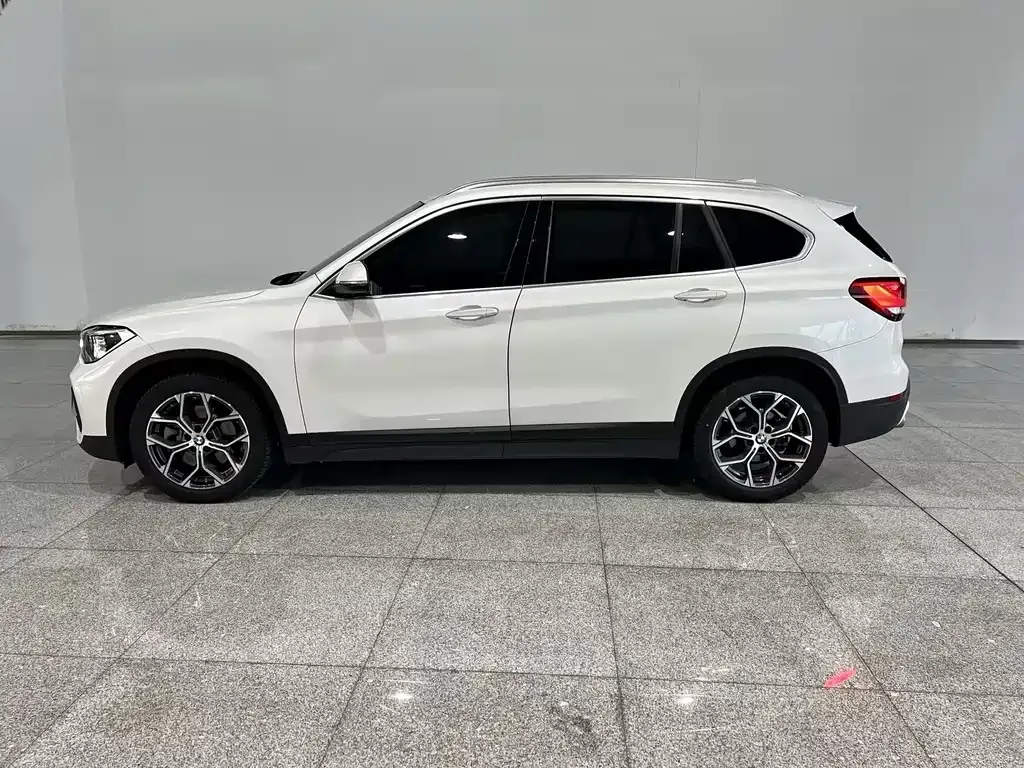 BMW X1 — фото 10