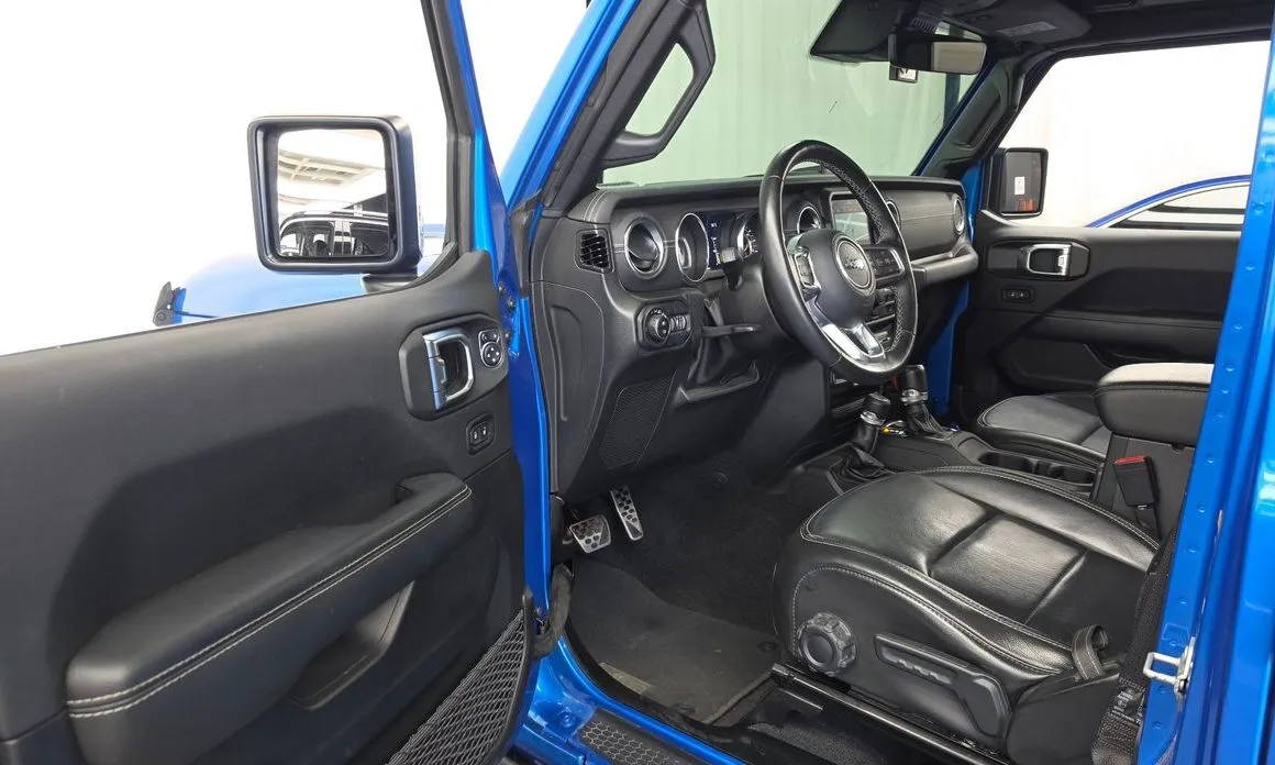 Jeep Wrangler — фото 8