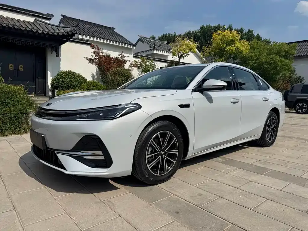 Geely Galaxy A7 EM — фото 1