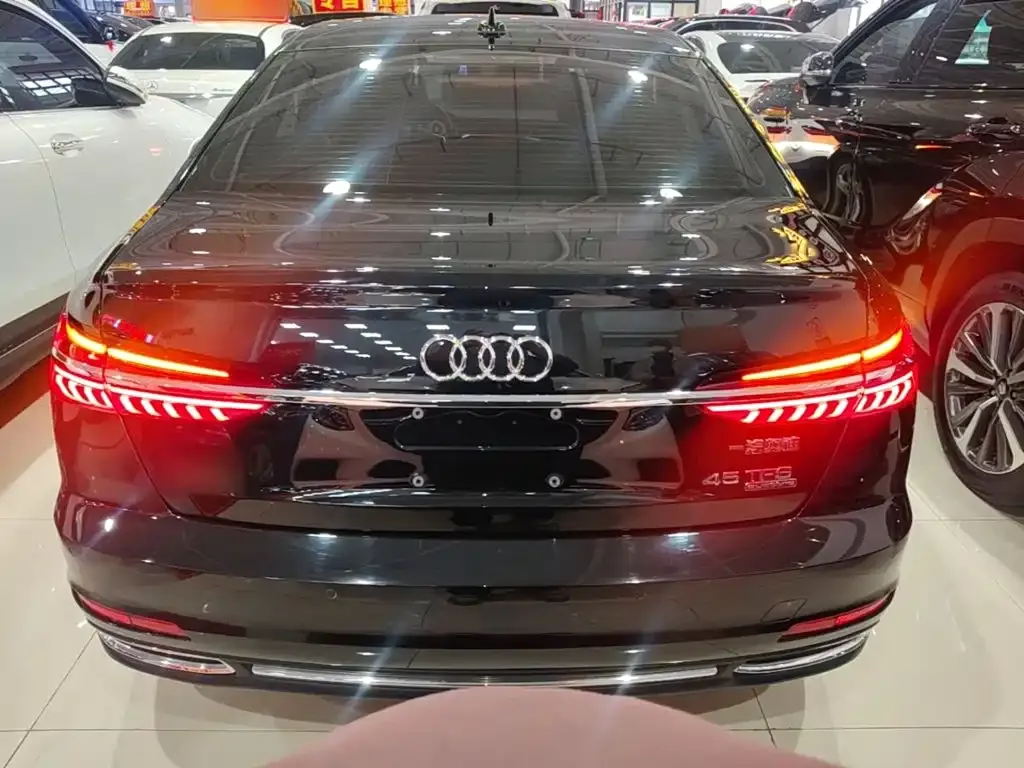 Audi A6L — фото 7