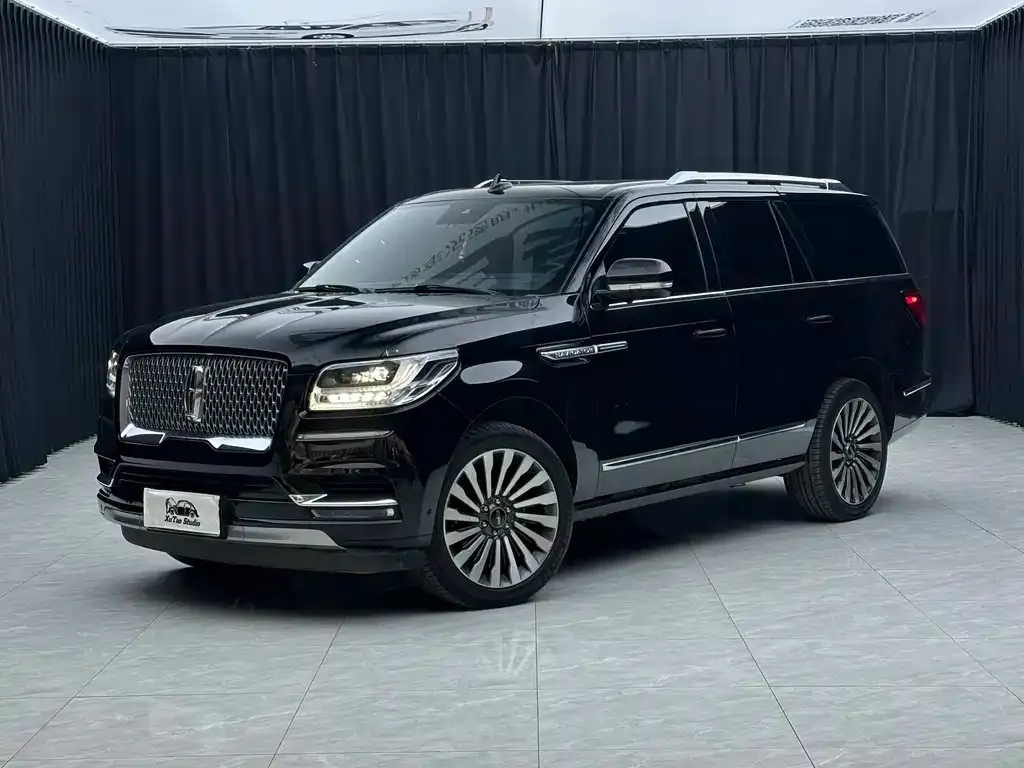 Lincoln Navigator — фото 1