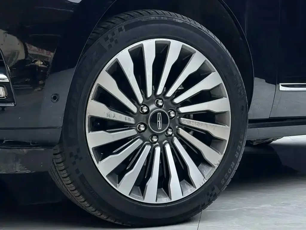 Lincoln Navigator — фото 8