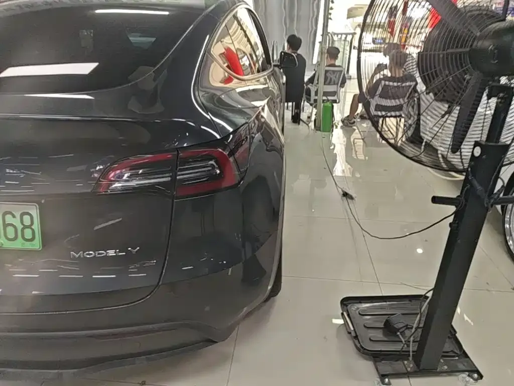 Tesla Model Y — фото 7