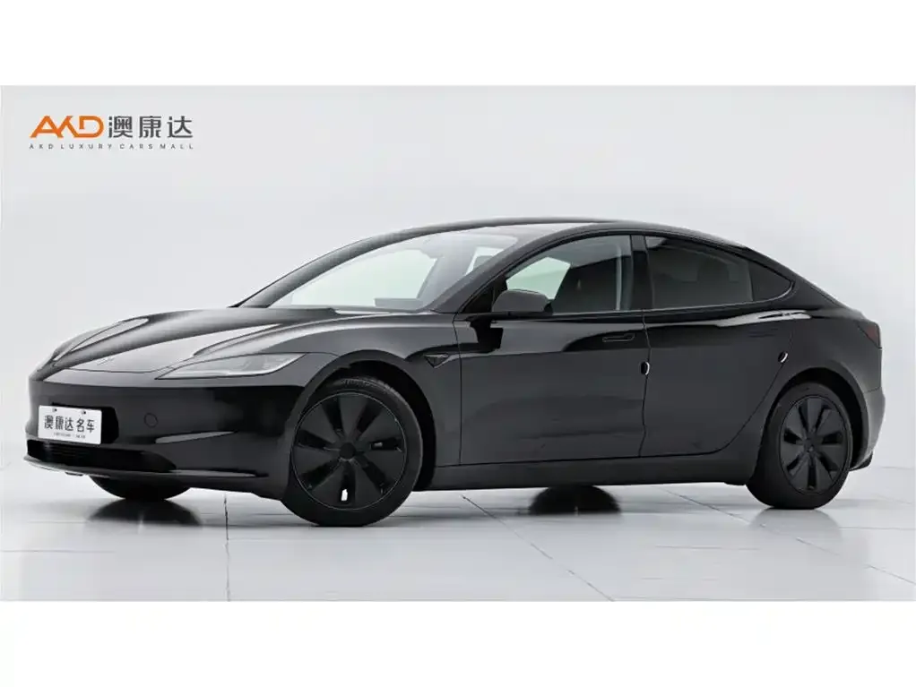 Tesla Model 3 — фото 1