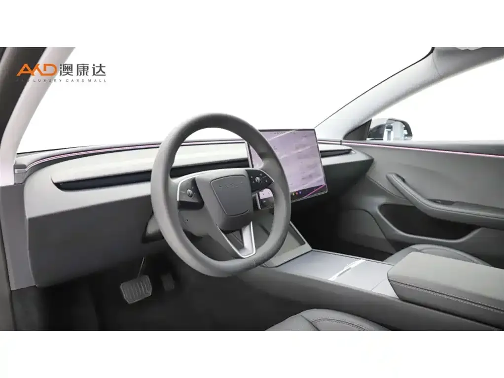 Tesla Model 3 — фото 10