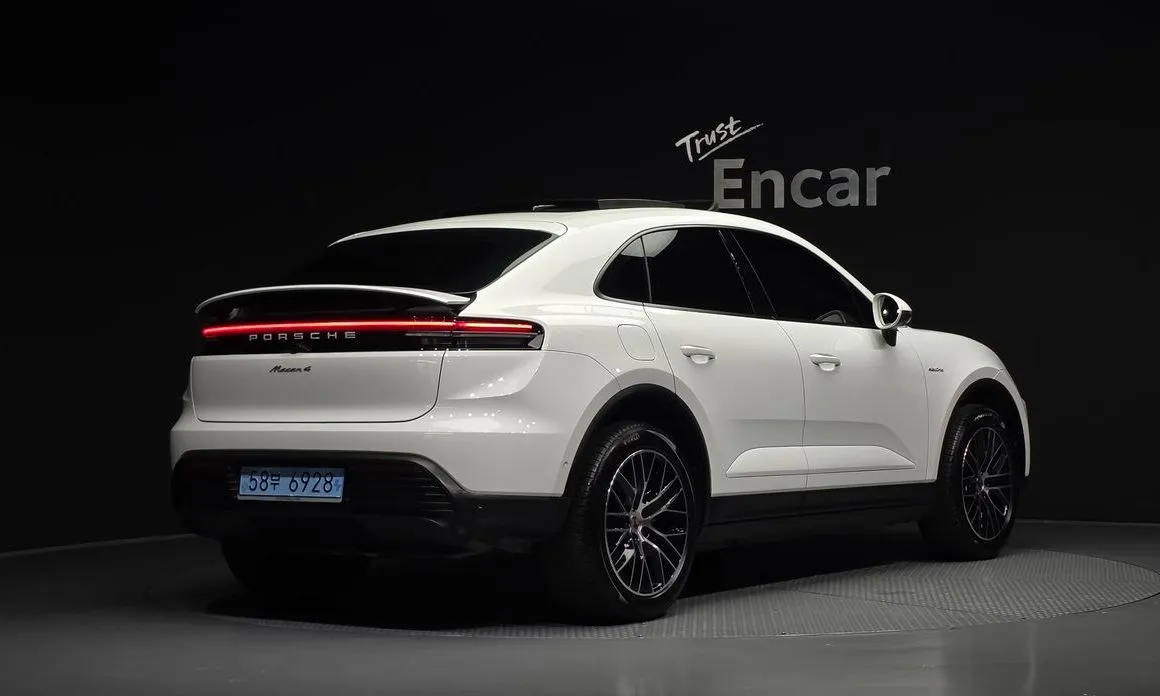 Porsche Macan — фото 10
