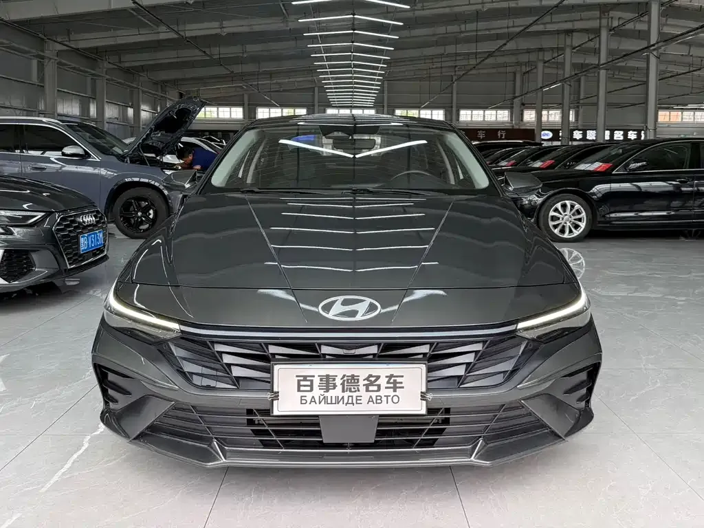 Hyundai Elantra — фото 5