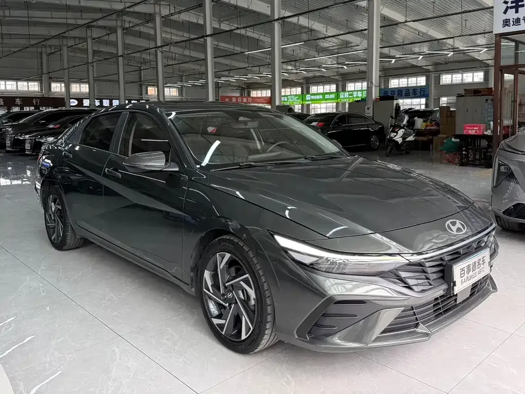 Hyundai Elantra — фото 2