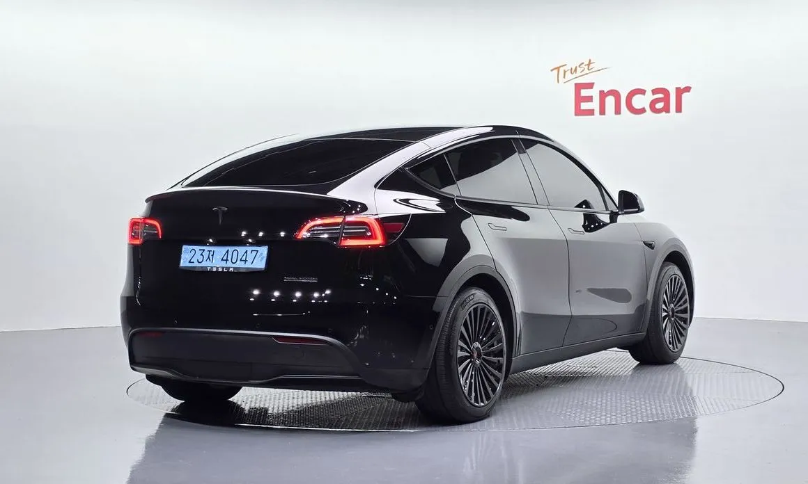 Tesla Model Y — фото 2