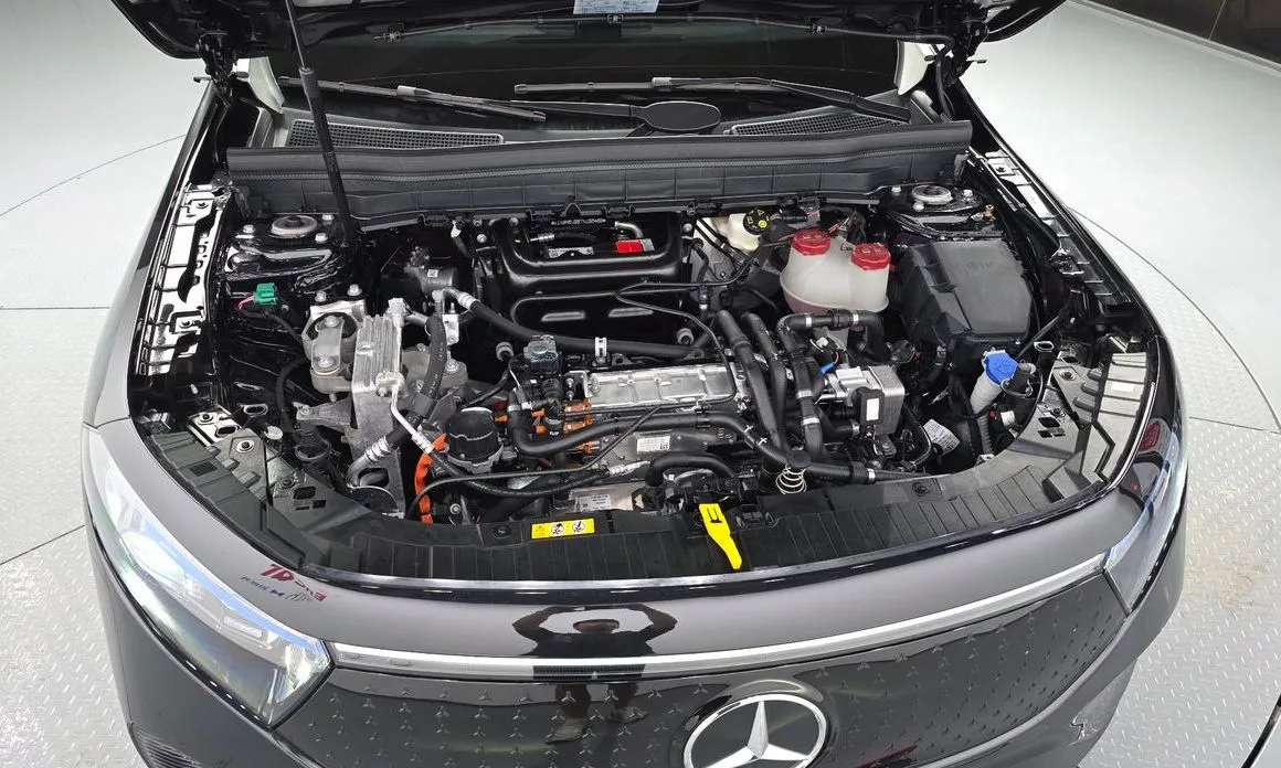 Mercedes-Benz EQB — фото 10