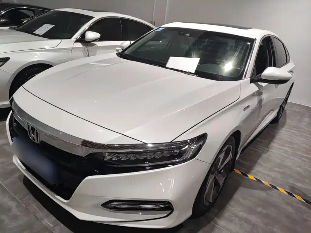 Honda Accord — фото 1