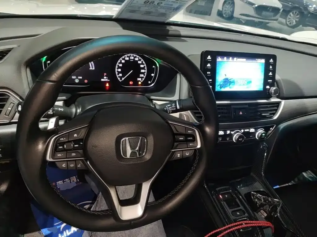 Honda Accord — фото 7
