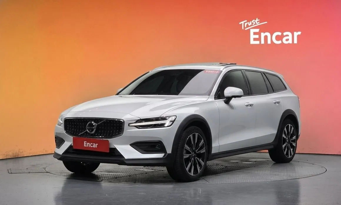 Volvo V60 — фото 1