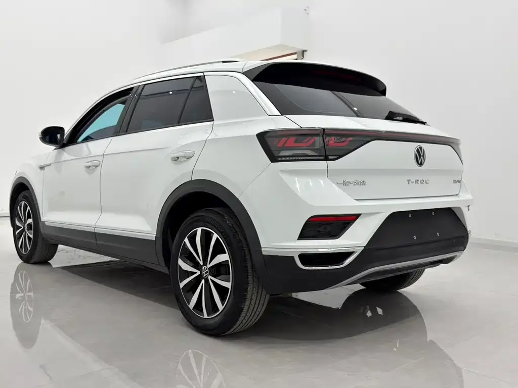 Volkswagen T-Roc — фото 6
