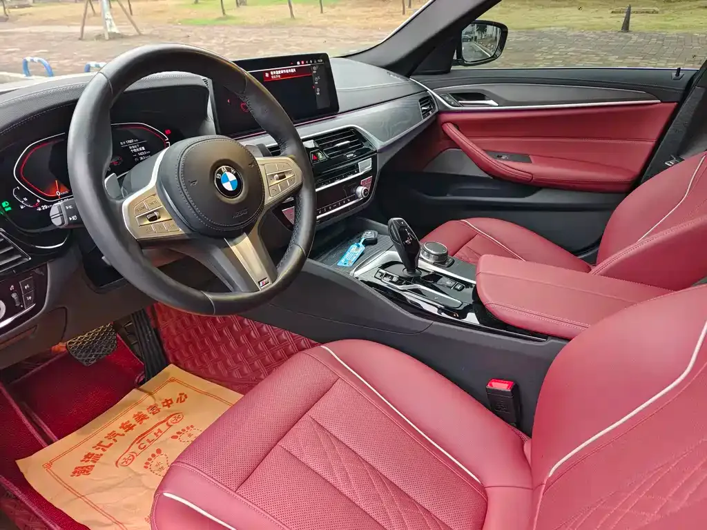 BMW 5 Series — фото 10