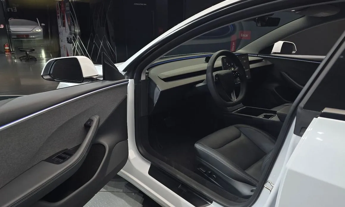 Tesla Model 3 — фото 2