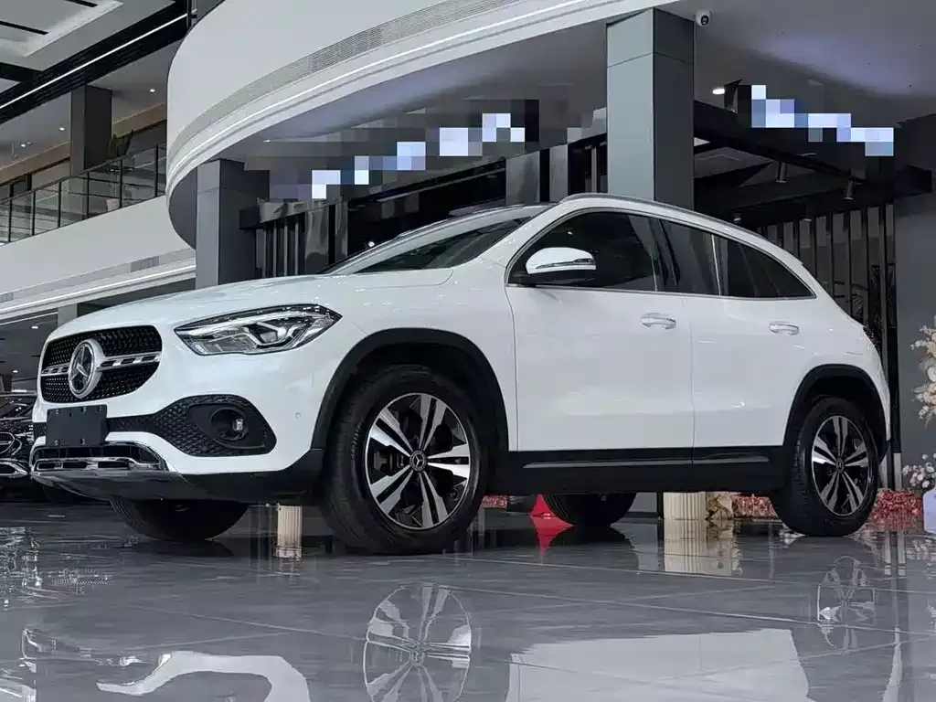 Mercedes-Benz GLA — фото 1