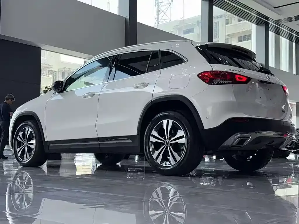 Mercedes-Benz GLA — фото 6