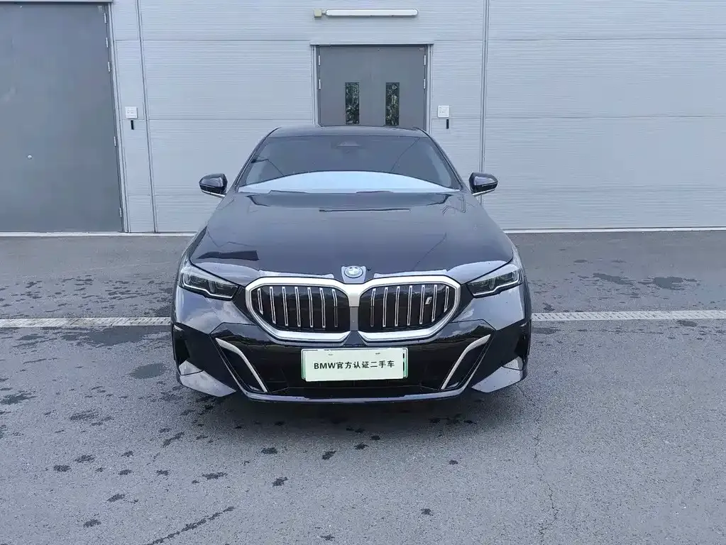 BMW i5 — фото 10