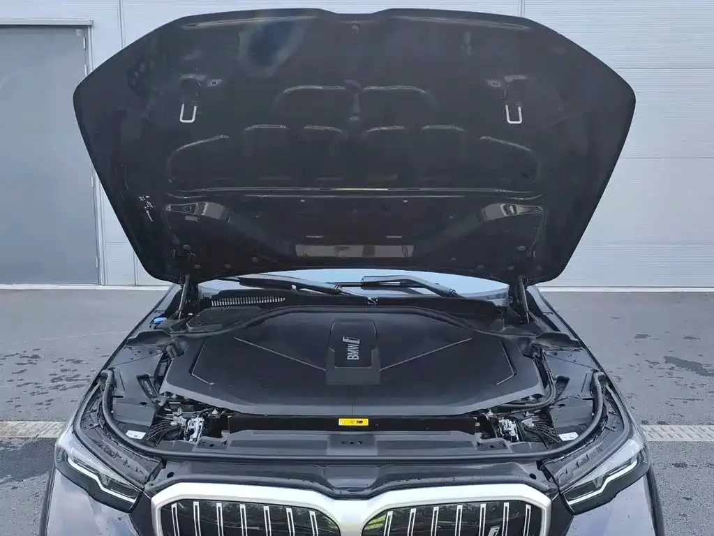 BMW i5 — фото 2