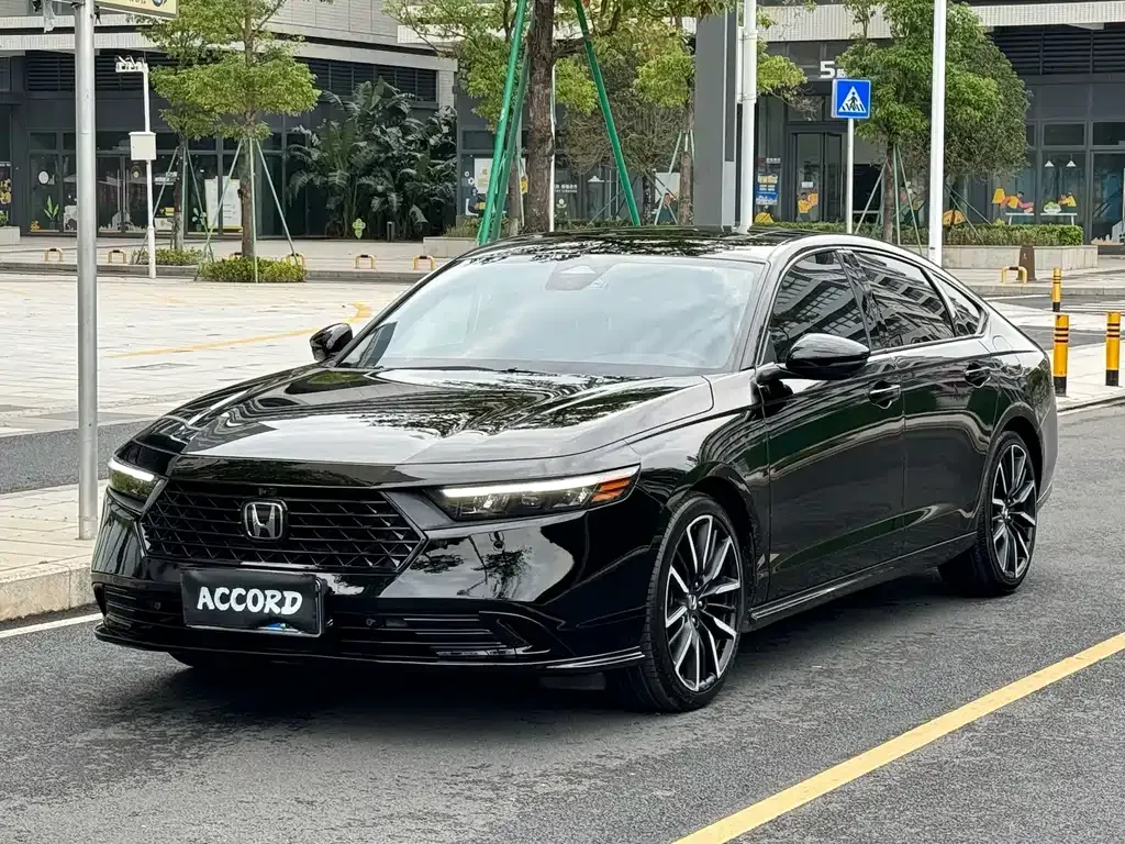 Honda Accord — фото 1