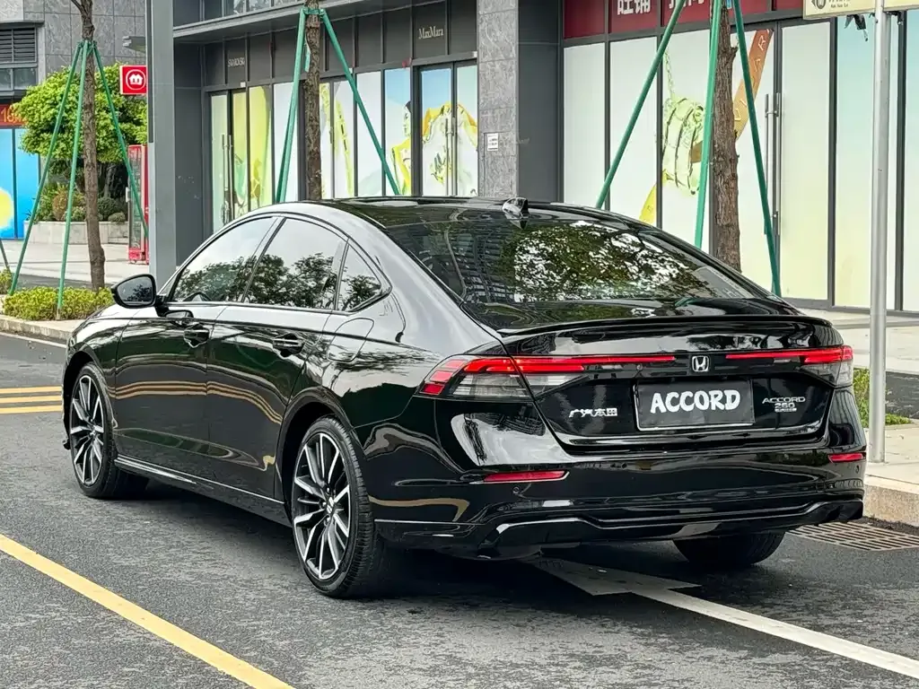 Honda Accord — фото 7