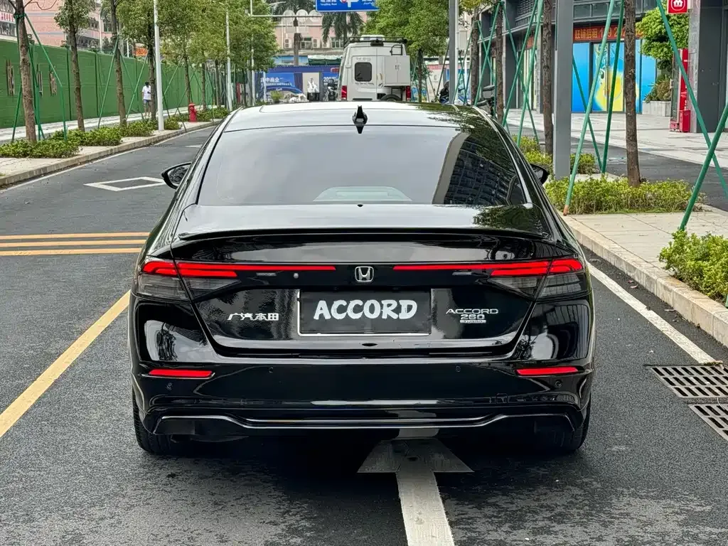 Honda Accord — фото 9