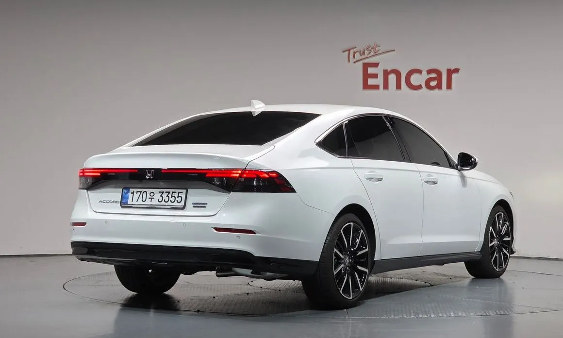 Honda Accord — фото 8