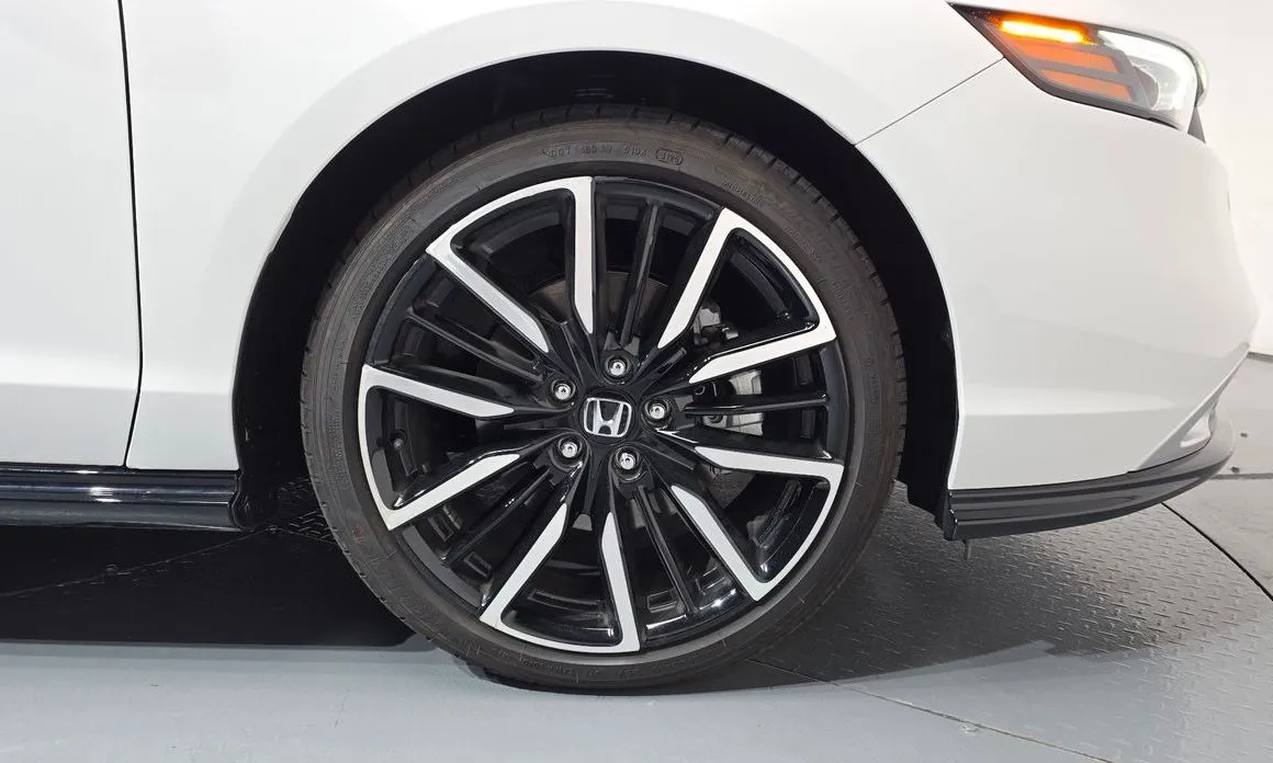 Honda Accord — фото 10