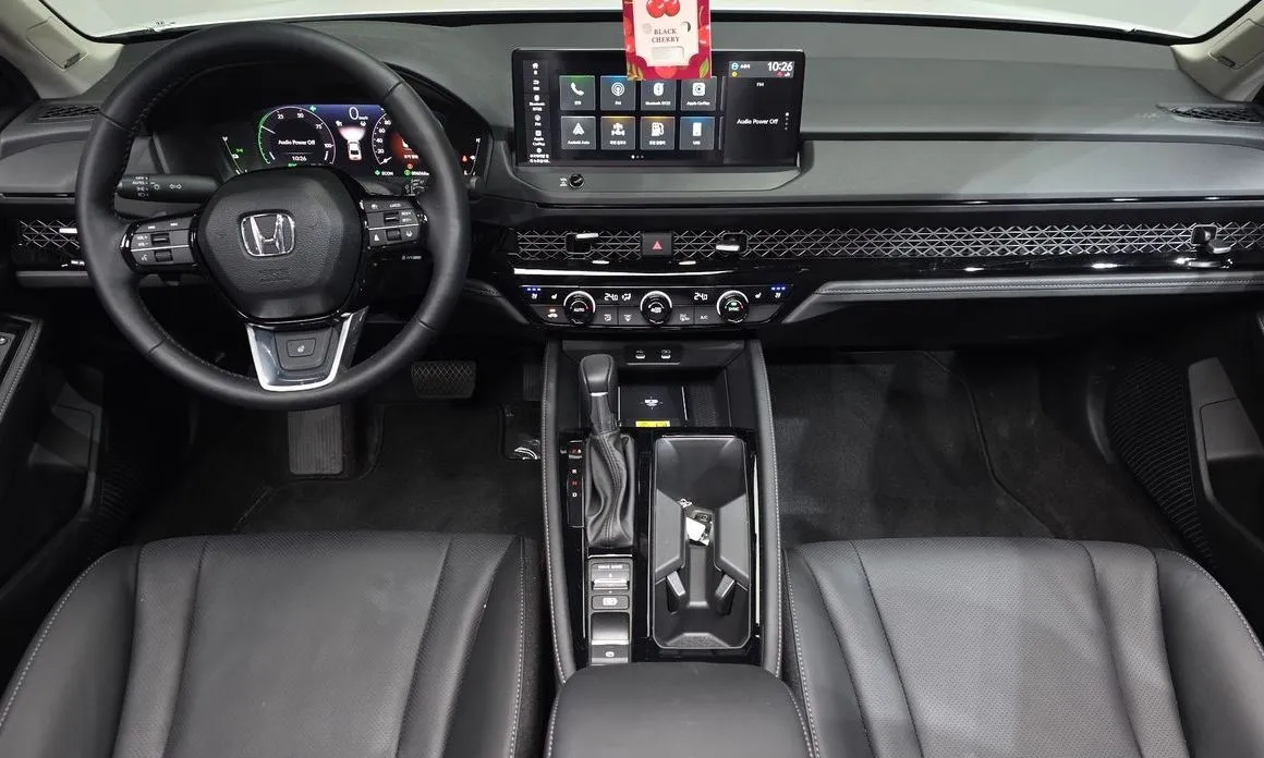 Honda Accord — фото 9