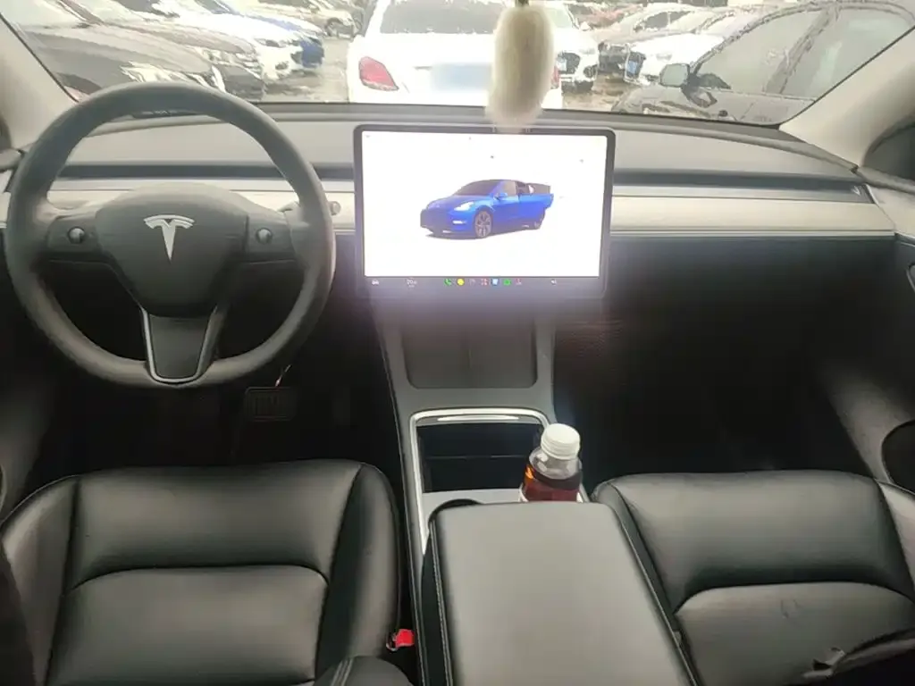 Tesla Model Y — фото 4