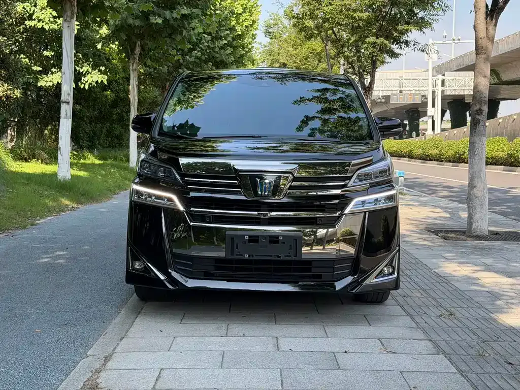 Toyota Vellfire — фото 7