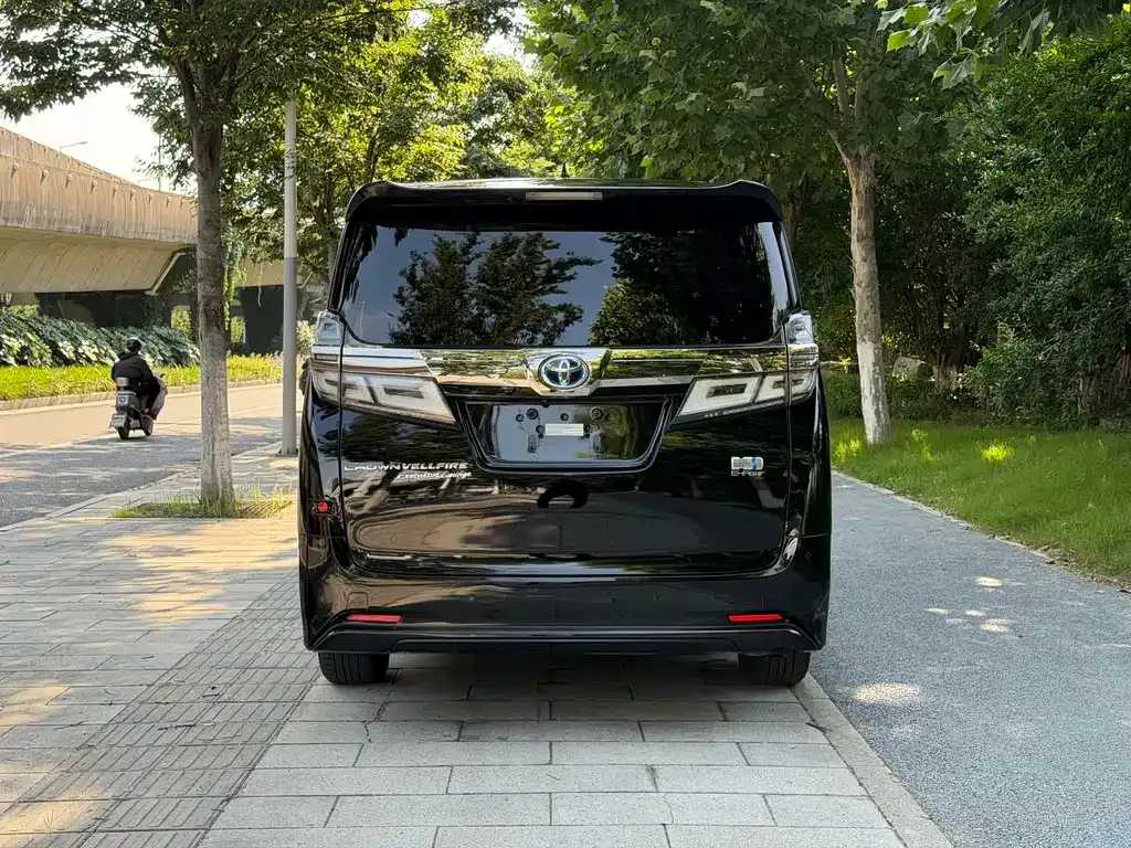 Toyota Vellfire — фото 9
